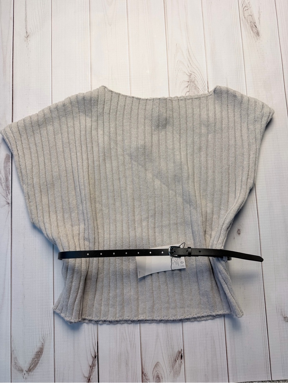 Zara Cream Ribbed Knit Top with Off-Shoulder Style - Picture 4 of 8
